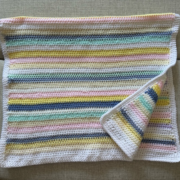 Knitted baby’s blanket - Picture 2 of 5